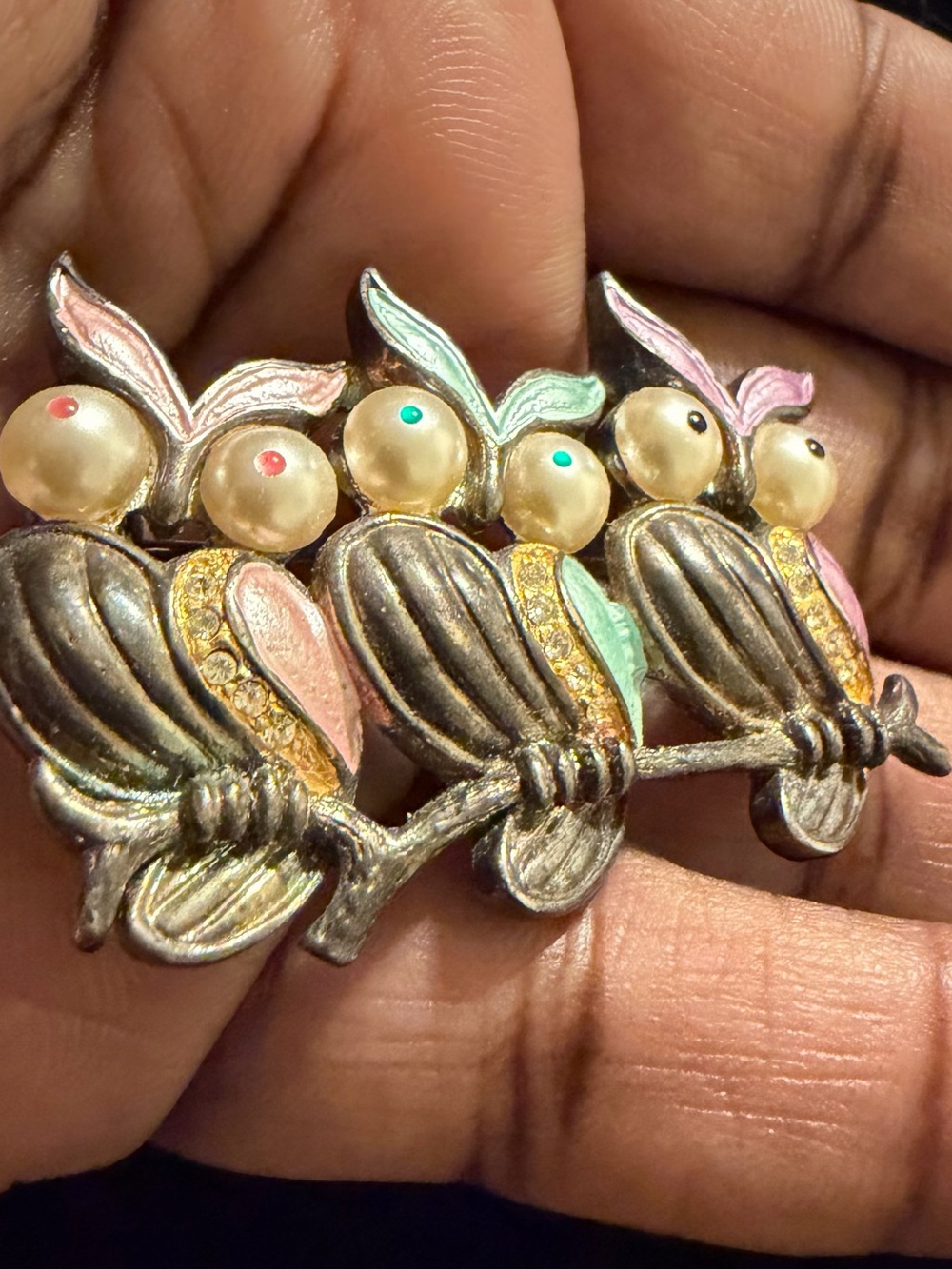 Vintage-Inspired Multi-Color Three Wise Birds Brooch Pin with Faux Pearls